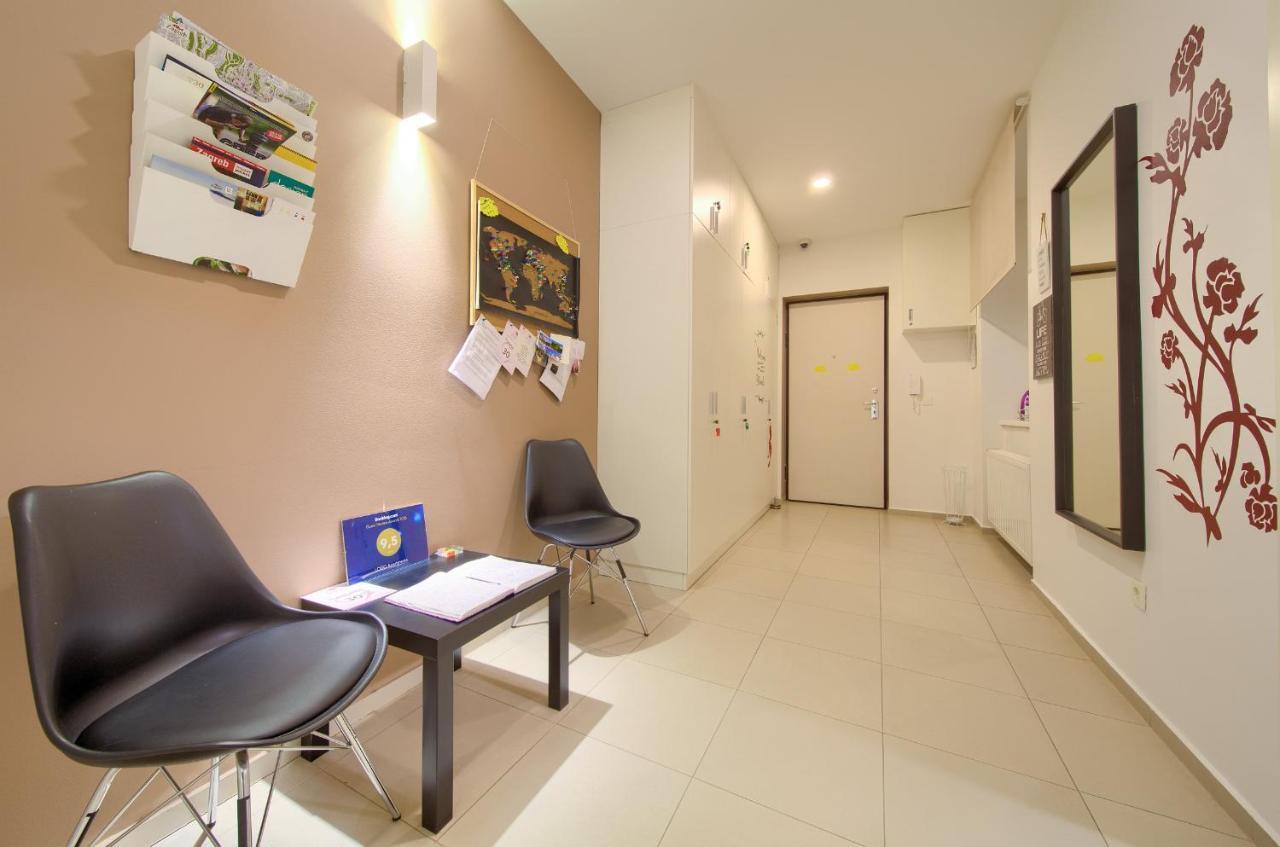 Logo Apartments 5 Min Walk To Main Square ซาเกร็บ ภายนอก รูปภาพ