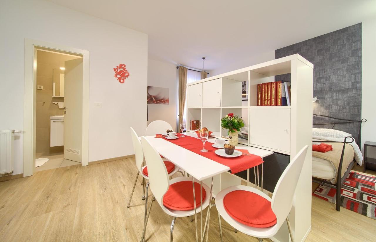 Logo Apartments 5 Min Walk To Main Square ซาเกร็บ ภายนอก รูปภาพ