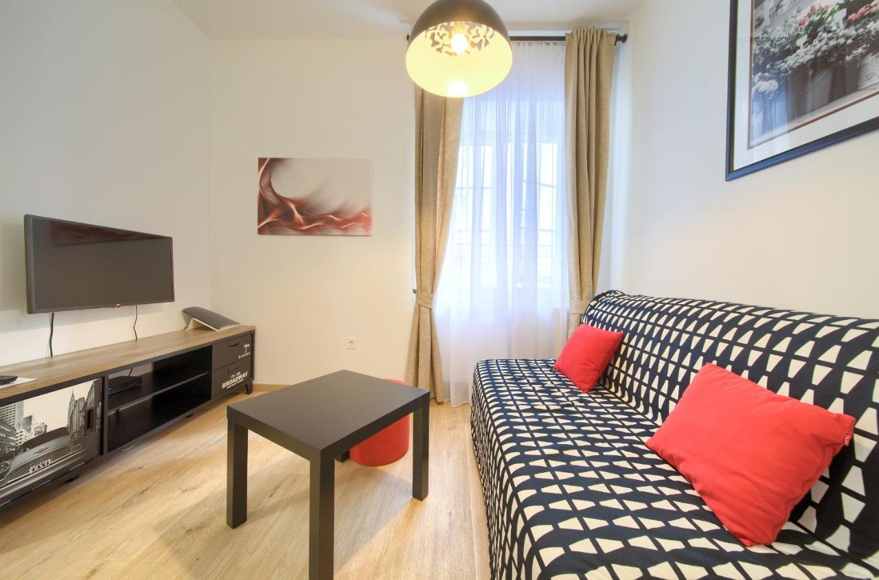 Logo Apartments 5 Min Walk To Main Square ซาเกร็บ ภายนอก รูปภาพ
